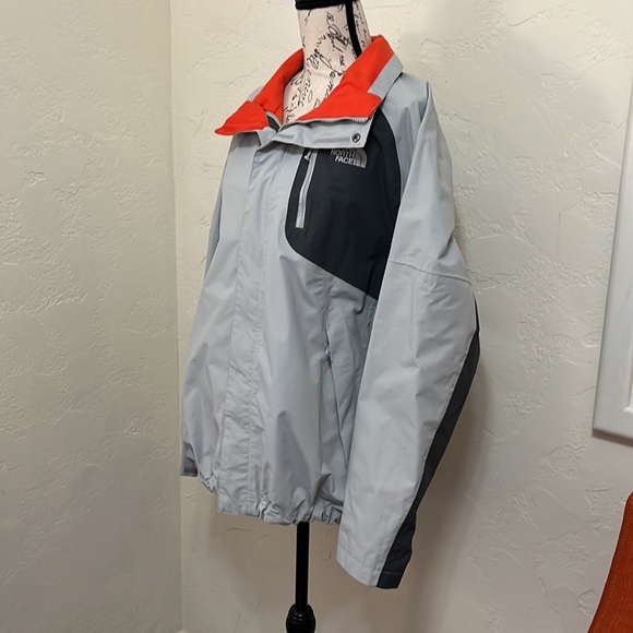 The North Face HYVENT Men’s Waterproof Jacket Size Medium - Picture 2 of 16